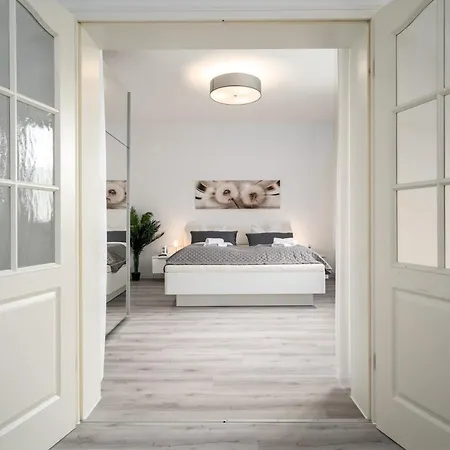 Apartment Am